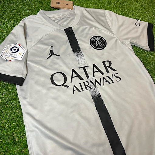 Picture of PSG 22/23 Away Ligue 1 Badge