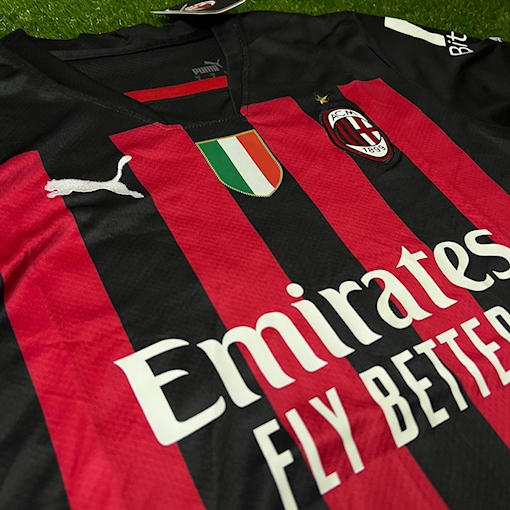 Picture of Ac Milan 22/23 Home UCL Badges