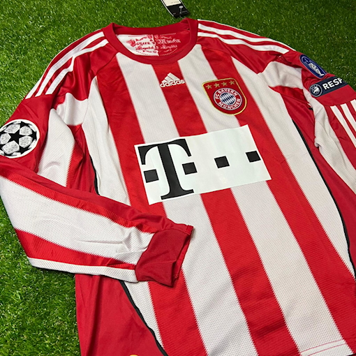 Picture of Bayern Munich 10/11 Home Robben Long-Sleeve