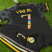 صورة Real Madrid 23/24 Away Vini JR. Kids Color Print