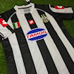 Picture of Juventus 02/03 Home Trezeguet
