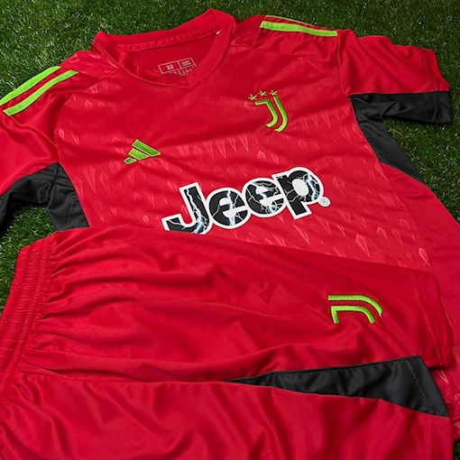 Picture of Juventus 23/24 Goalkeeper Red