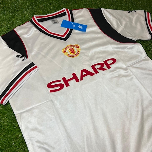 Picture of Manchester United 84/86 Away 
