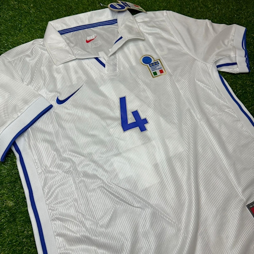 Picture of Italy 98/99 Away Cannavaro