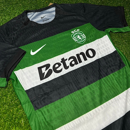 Picture of Sporting Lisbon 24/25 Home Player Version