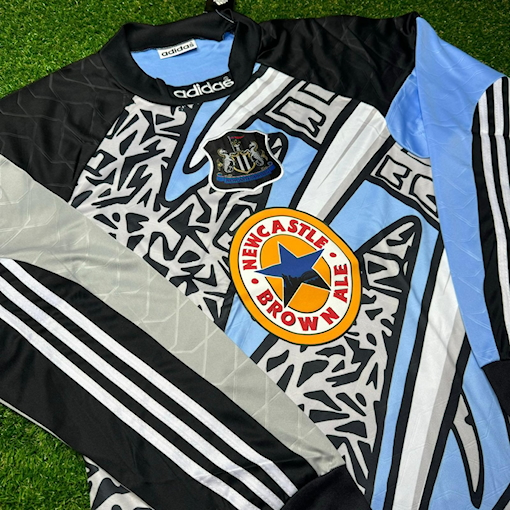 Picture of Newcastle 95/96 Goalkeeper Blue/Grey