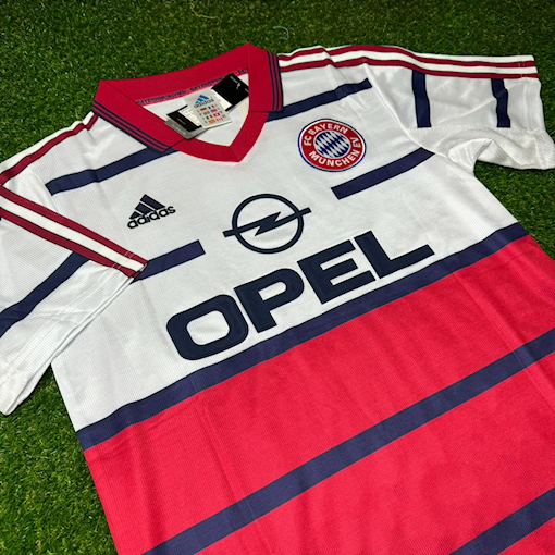 Picture of Bayern Munich 98/00 Away Matthäus