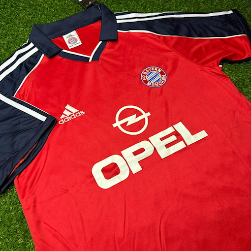 Picture of Bayern Munich 00/01 Home