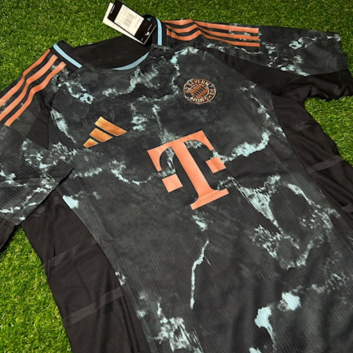 Picture of Bayern Munich 24/25 Away Player Version