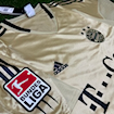 Picture of Bayern Munich 04/05 Away