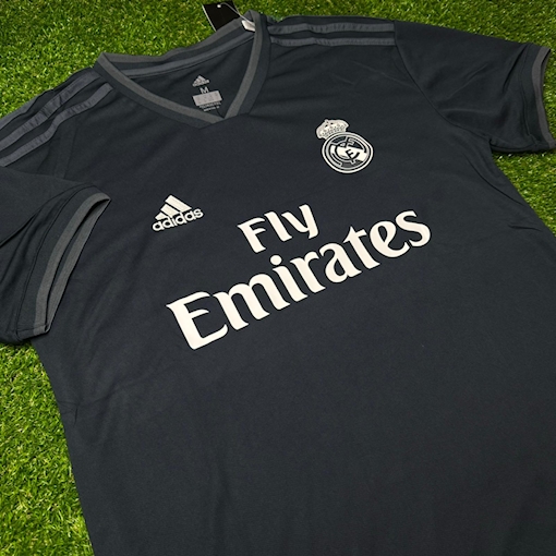 Picture of Real Madrid 18/19 Away Benzema