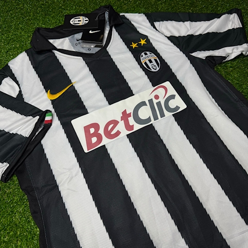 Picture of Juventus 10/11 Home 