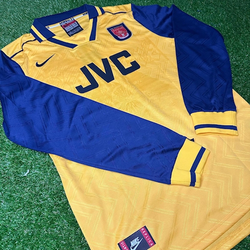 Picture of Arsenal 96/97 Away Bergkamp Long - Sleeve