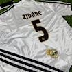 صورة Real Madrid 04/05 Home Zidane Kids