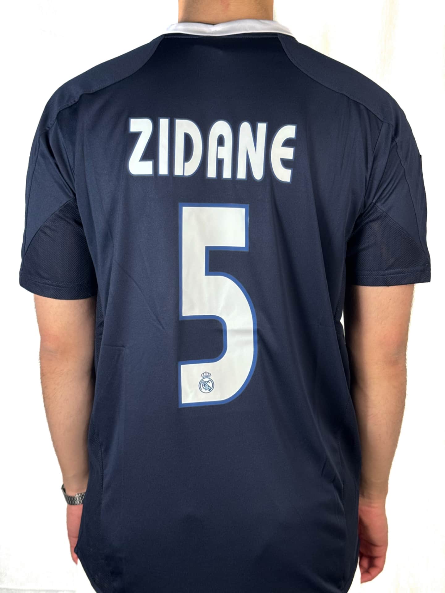 Maillot Real Madrid Extérieur 2003/04 – #5 Zidane – Adidas – Taille M – Occasion
