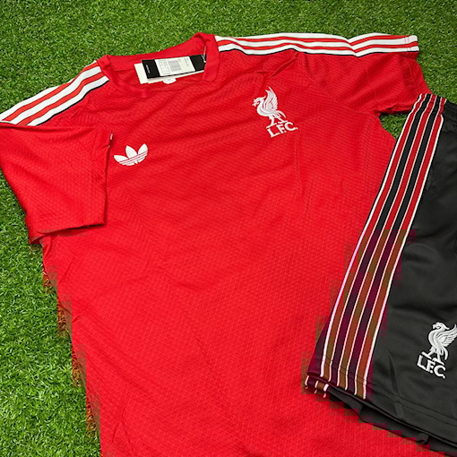 Picture of Liverpool 25/26 Training Kit Red