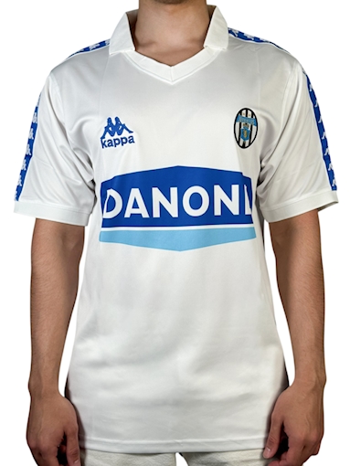 Picture of Juventus 90/92 Away