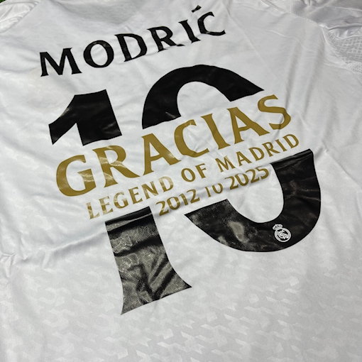 صورة Real Madrid 24/25 Home "LEGEND OF MADRID" Modrić Tribute