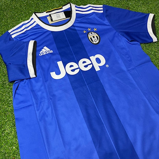 Picture of Juventus 16/17 Away