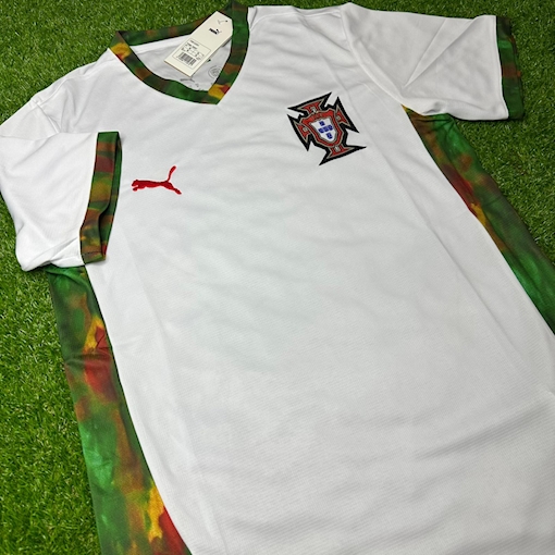 Picture of Portugal 25/26 Training White/Green