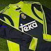 Picture of Real Madrid 99/00  Black & Green Goal Kepper Long-Sleeve