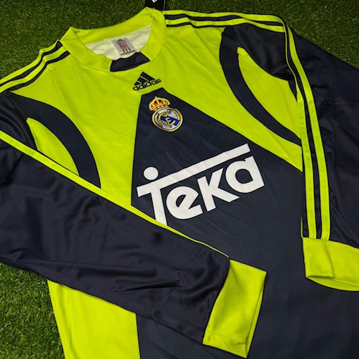 Picture of Real Madrid 99/00  Black & Green Goal Kepper Long-Sleeve