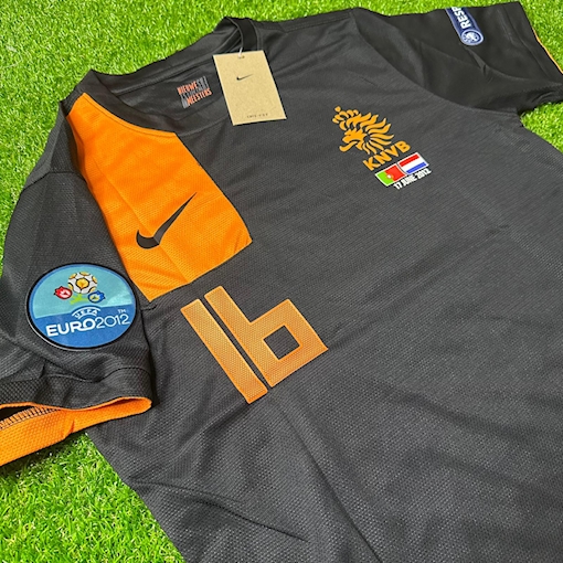 Picture of Netherlands 2012 Away  V. Persie