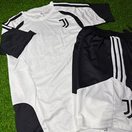 Picture of Juventus 26/27 Training Kit