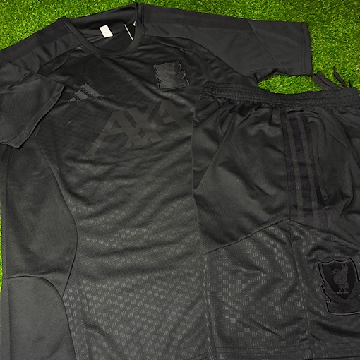 Picture of Liverpool 26/27 Training Kit Black